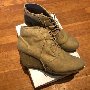 American Eagle bootie wedges
